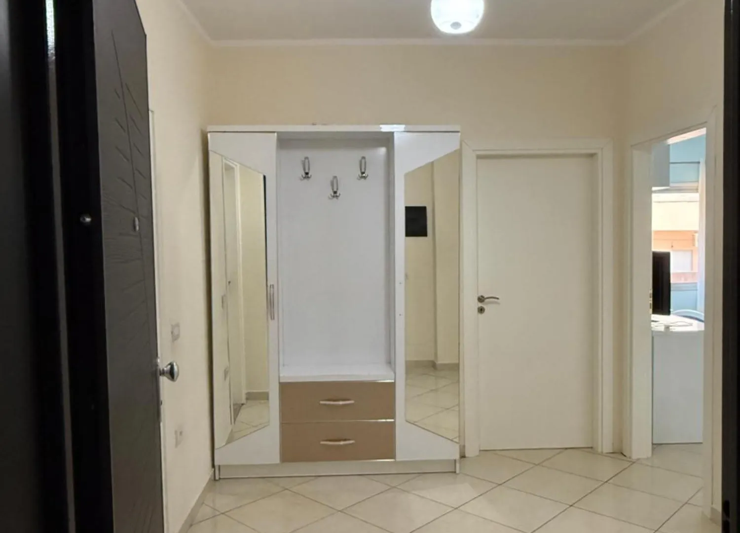 Lungomare Sea View Apartment فلورا ألبانيا