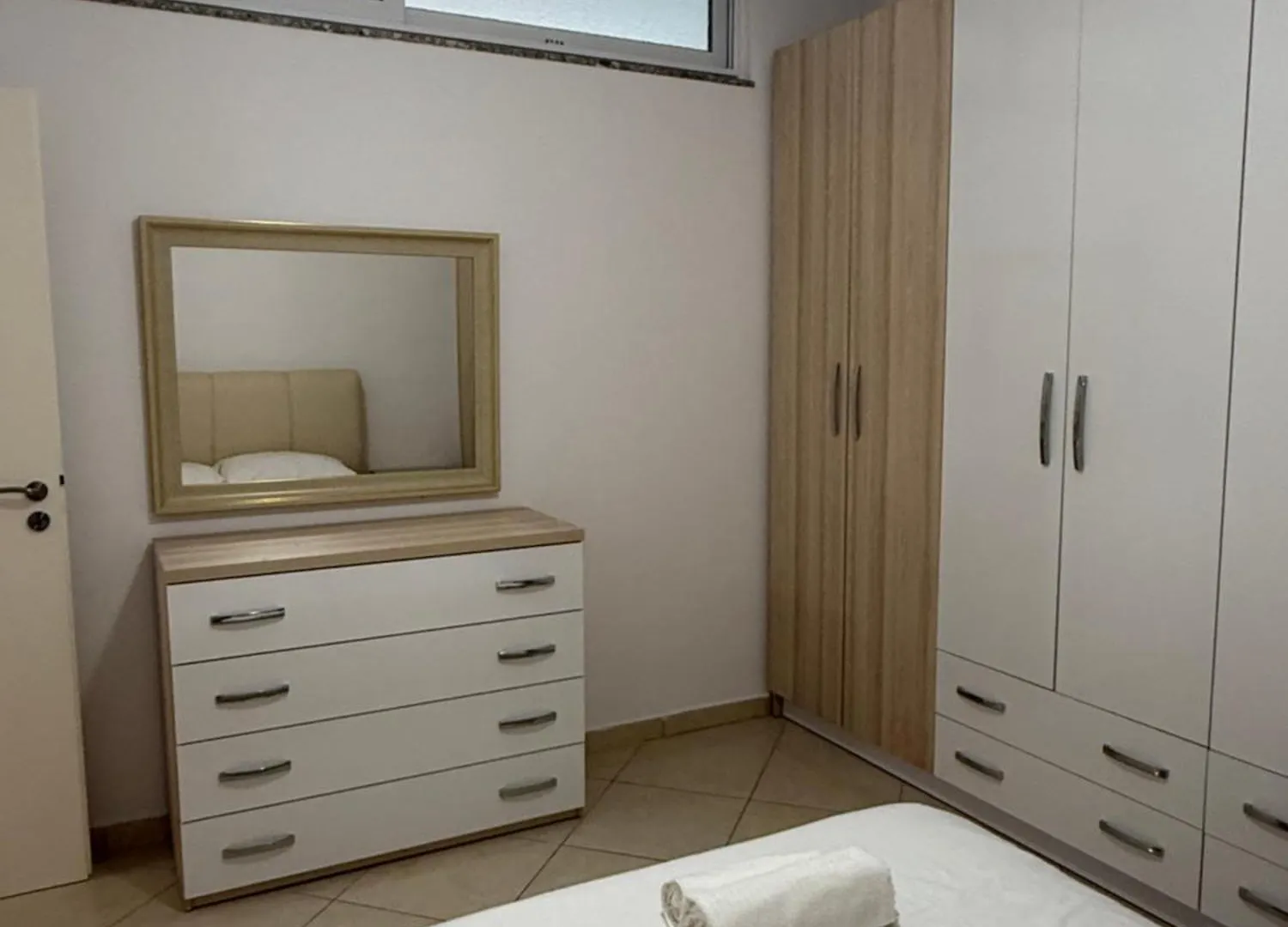 Lungomare Sea View Apartment فلورا