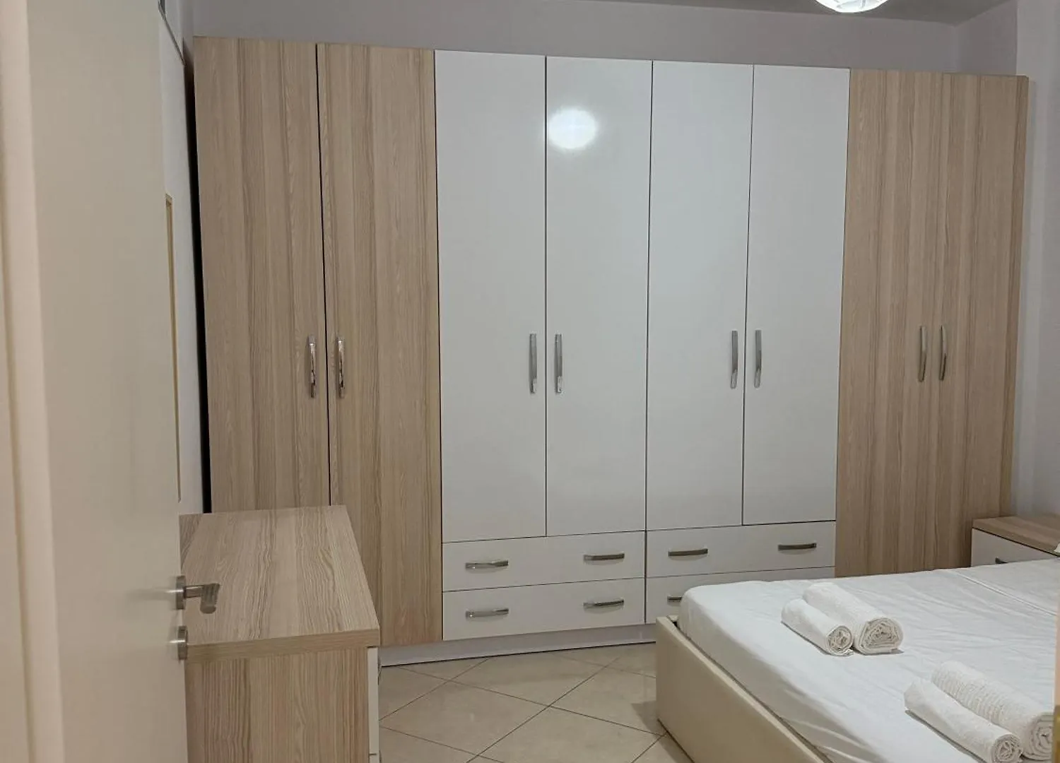 Lungomare Sea View Apartment فلورا 0*,